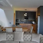 Ayayorgi Sueper Havuzlu Yeni Villa Çeşme