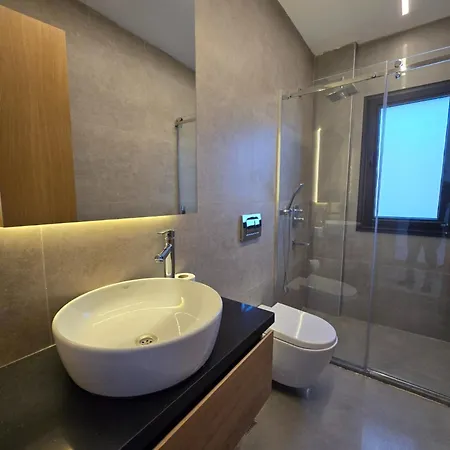 Ayayorgi Sueper Havuzlu Yeni וילה *