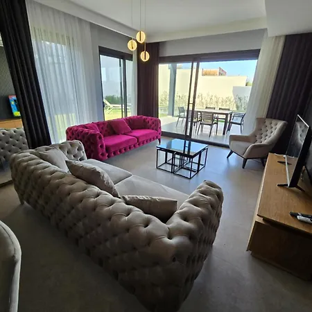 Ayayorgi Sueper Havuzlu Yeni Villa Cesme