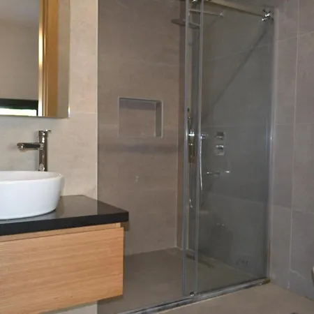 Ayayorgi Sueper Havuzlu Yeni Villa Cesme