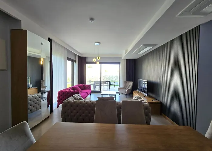 Ayayorgi Sueper Havuzlu Yeni Villa